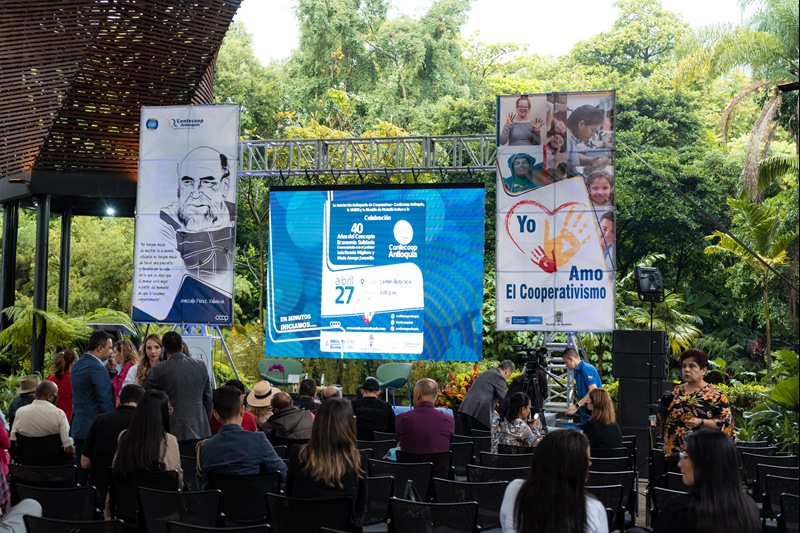 40 años del Concepto Economía Solidaria y 35 años Confecoop Antioquia ...