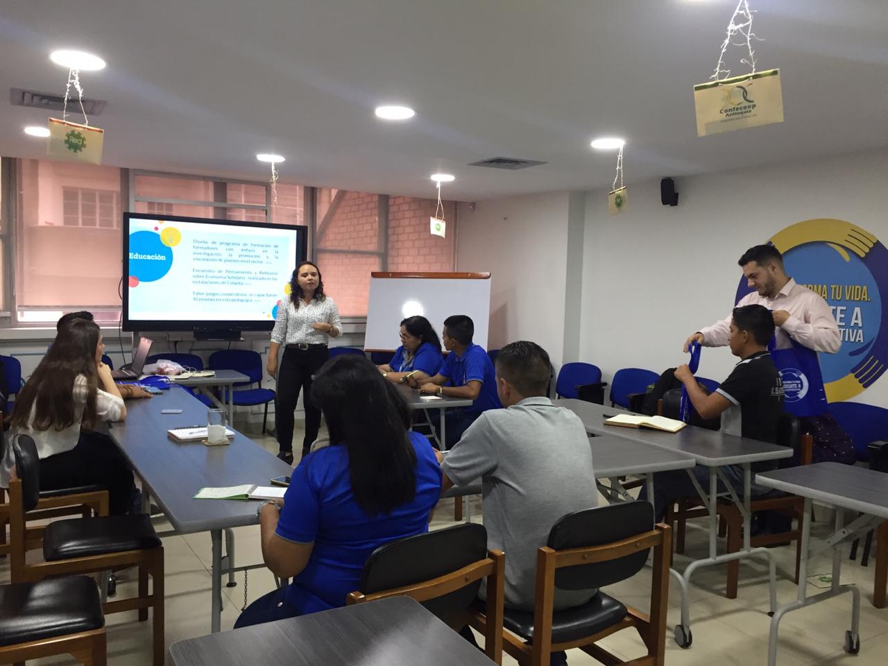 Integración Internacional con la Red Juvenil Solidaria | Confecoop ...